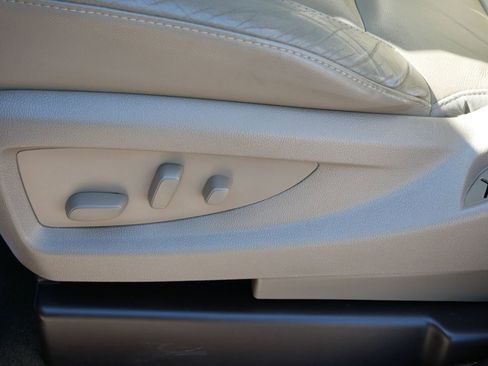 Used 2015 GMC Sierra 1500 SLT w/ SLT Preferred Package image 17