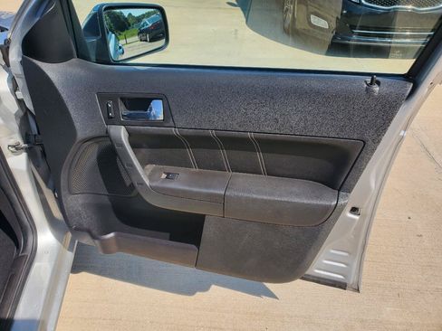 Used 2010 Ford Focus SEL FWD image 6