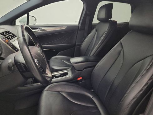 Used 2019 Lincoln MKC Premiere FWD image 17