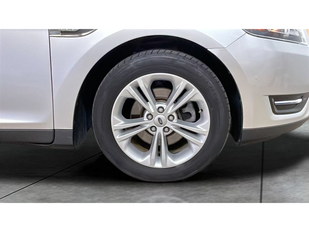 Used 2019 Ford Taurus SEL FWD image 20