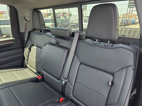 New 2026 GMC Sierra 2500 Denali w/ Denali Reserve Package AWD/4WD image 17