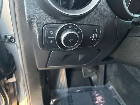 Used 2018 Alfa Romeo Stelvio AWD image 81