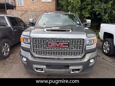 Used 2018 GMC Sierra 2500 Denali w/ Duramax Plus Package AWD/4WD image 2