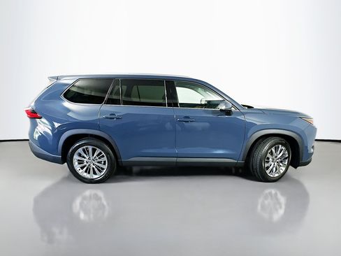 Used 2024 Toyota Grand Highlander AWD image 8