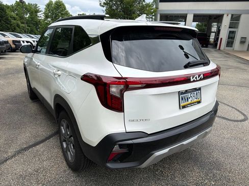Used 2024 Kia Seltos S AWD/4WD image 3
