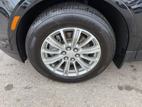 Used 2018 Cadillac XT5 Luxury w/ Driver Awareness Package AWD/4WD image 13