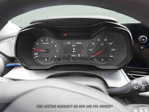 Used 2025 Chevrolet Trax LS w/ LS Convenience Package image 16