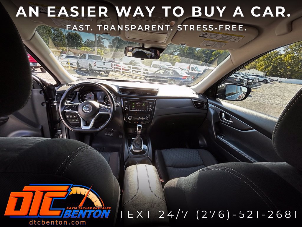 Used 2020 Nissan Rogue SV w/ Premium Package FWD image 11