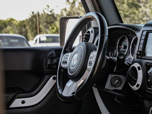 Used 2015 Jeep Wrangler Unlimited Sahara w/ Quick Order Package 24X image 12