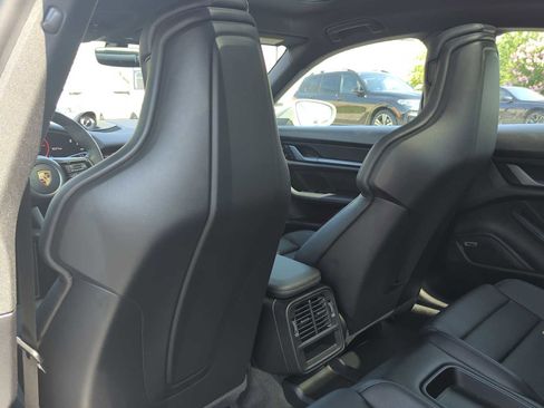 Used 2025 Porsche Taycan image 18