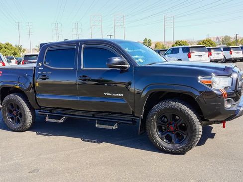 Used 2022 Toyota Tacoma SR5 RWD image 7
