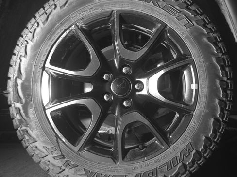 Used 2025 Jeep Compass Trailhawk AWD/4WD image 15