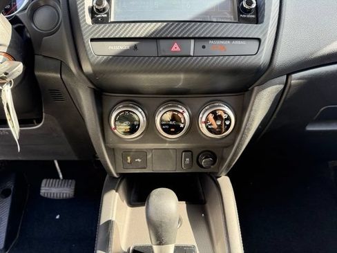 Used 2025 Mitsubishi Outlander Sport AWD image 17