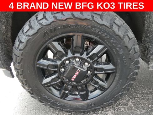 Certified 2025 GMC Sierra 2500 AT4 w/ AT4 Premium Plus Package AWD/4WD image 4