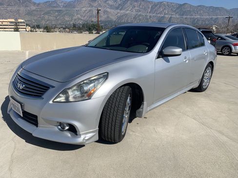 Used 2010 INFINITI G37 Journey w/ Premium Pkg image 2