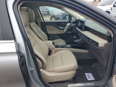 Certified 2024 Lincoln Corsair Reserve w/ Equipment Group 201A image 9