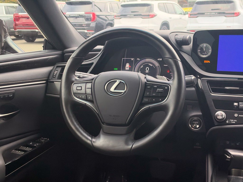 Used 2025 Lexus ES 300h w/ Premium Package FWD image 14