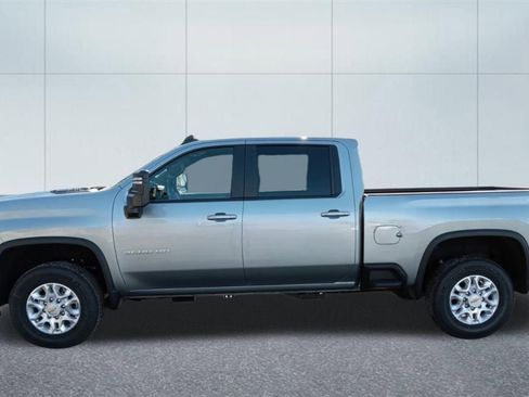 Used 2026 Chevrolet Silverado 2500 LT image 2