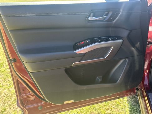 Used 2022 Nissan Pathfinder Platinum w/ Cargo Package image 10