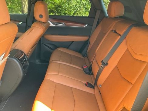 Used 2026 Cadillac XT5 Premium Luxury w/ LPO, ONYX Package FWD image 19