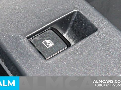 Used 2025 Nissan Pathfinder S image 58