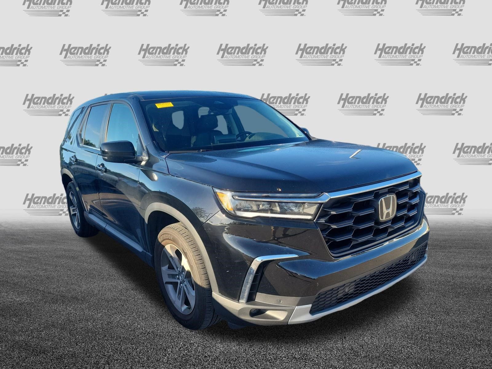 Used 2025 Honda Pilot EX-L image 2