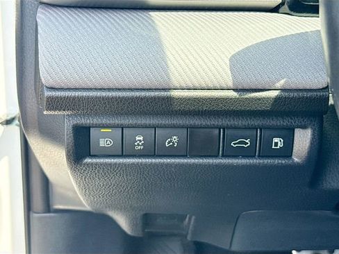 Used 2025 Toyota Camry SE w/ Convenience Package FWD image 10