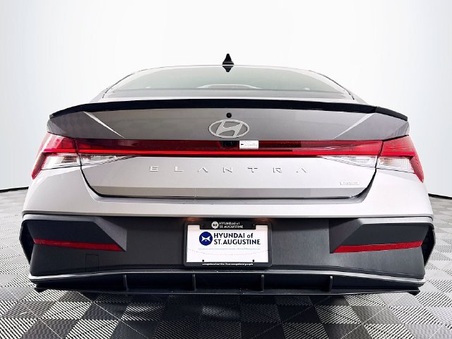 New 2025 Hyundai Elantra SEL FWD image 5