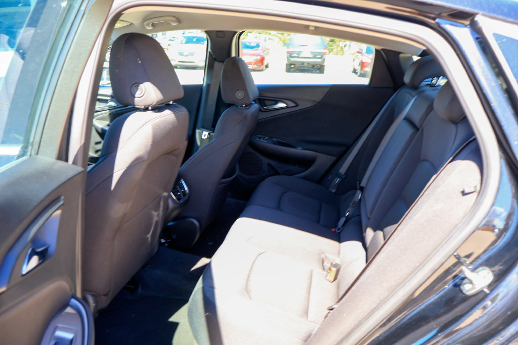 Used 2025 Chevrolet Malibu LT FWD image 9