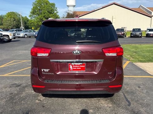 Used 2017 Kia Sedona EX FWD image 7