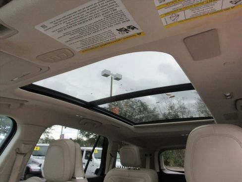 Used 2020 Lincoln Aviator Reserve w/ Equipment Group 201A image 25