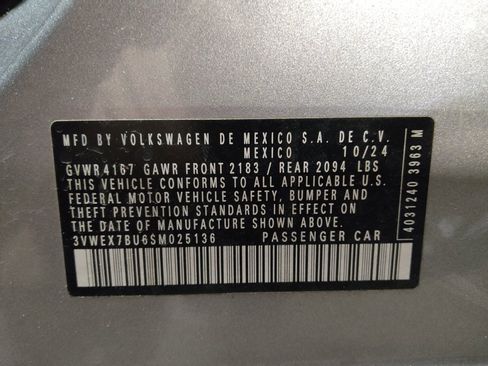 Used 2025 Volkswagen Jetta SE image 33