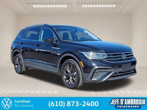 Certified 2024 Volkswagen Tiguan SE w/ Panoramic Sunroof Package AWD/4WD image 1