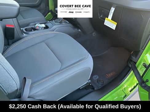 New 2025 Jeep Gladiator Willys image 19