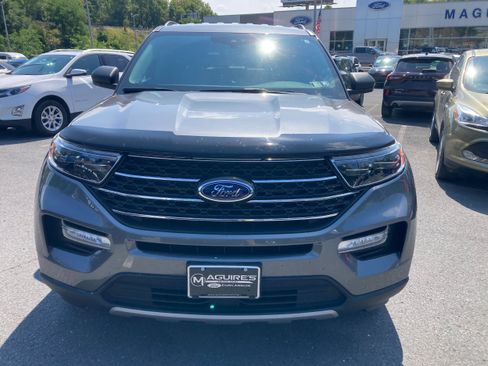 Used 2022 Ford Explorer XLT w/ Equipment Group 202A AWD/4WD image 3