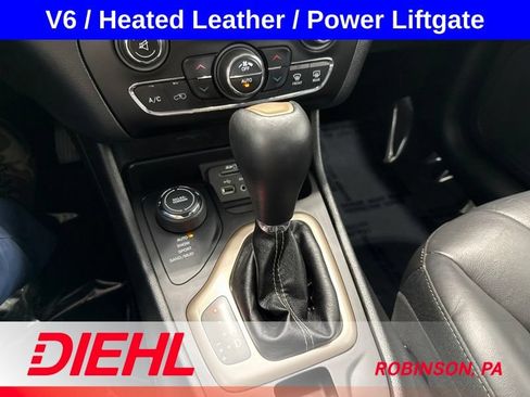 Used 2018 Jeep Cherokee Limited AWD/4WD image 34