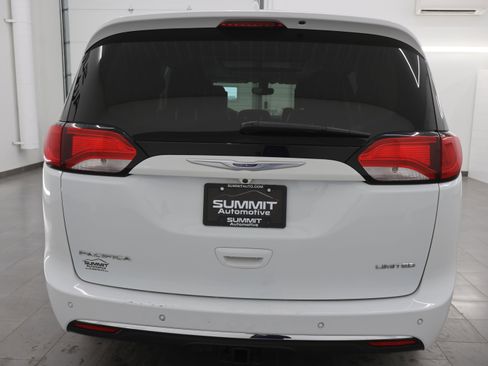Used 2019 Chrysler Pacifica Limited w/ Tire & Wheel Group image 27