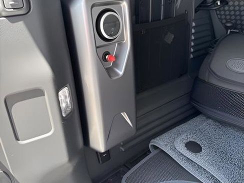 New 2025 Land Rover Defender 110 S AWD/4WD image 28