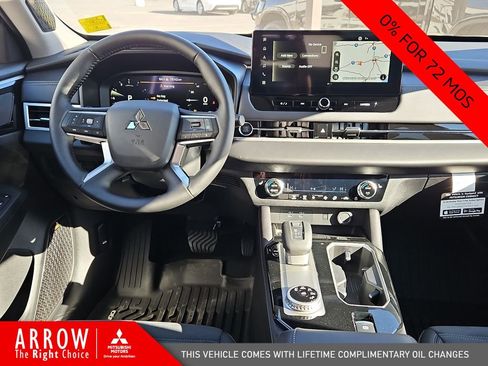 New 2026 Mitsubishi Outlander SE image 20