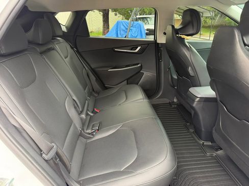 Used 2022 Kia EV6 Wind RWD image 19