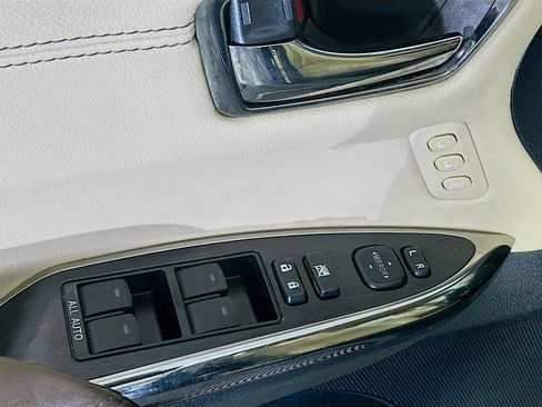 Used 2013 Toyota Avalon Limited image 15