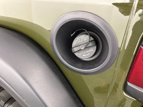 Used 2024 Jeep Wrangler Unlimited Sport AWD/4WD image 12