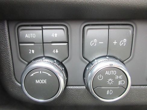 New 2026 GMC Yukon Elevation w/ Elevation Premium Package AWD/4WD image 18