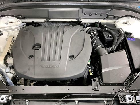Used 2022 Volvo XC60 B5 R-Design w/ Advanced Package FWD image 9