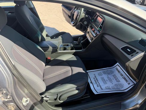 Used 2018 Hyundai Sonata SE FWD image 16