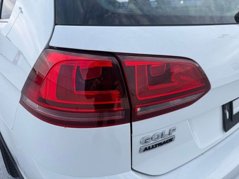 Used 2017 Volkswagen Golf Alltrack SE AWD/4WD image 12