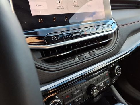 Used 2025 Jeep Compass Trailhawk w/ Trailhawk Elite Group image 25