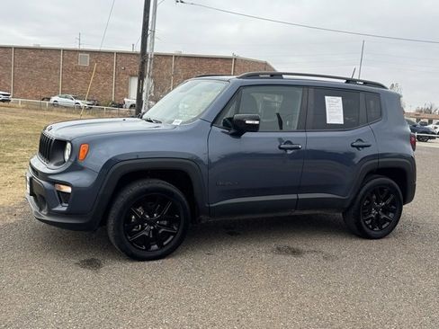 Used 2022 Jeep Renegade Altitude image 3