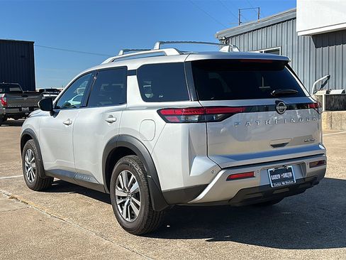 Used 2023 Nissan Pathfinder SL image 6