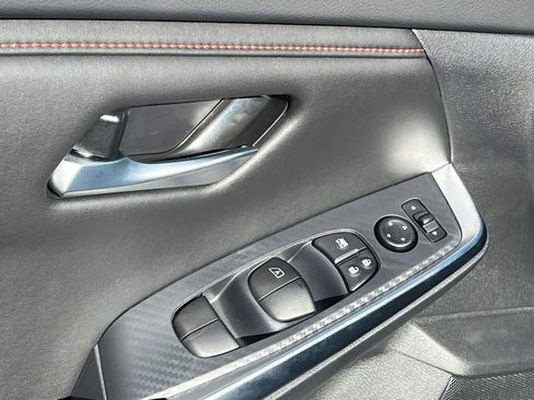 Used 2025 Nissan Sentra SR image 13